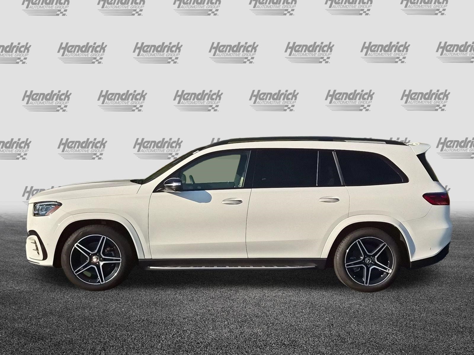 Used 2025 Mercedes-Benz GLS 450 4MATIC w/ AMG Line Exterior image 7