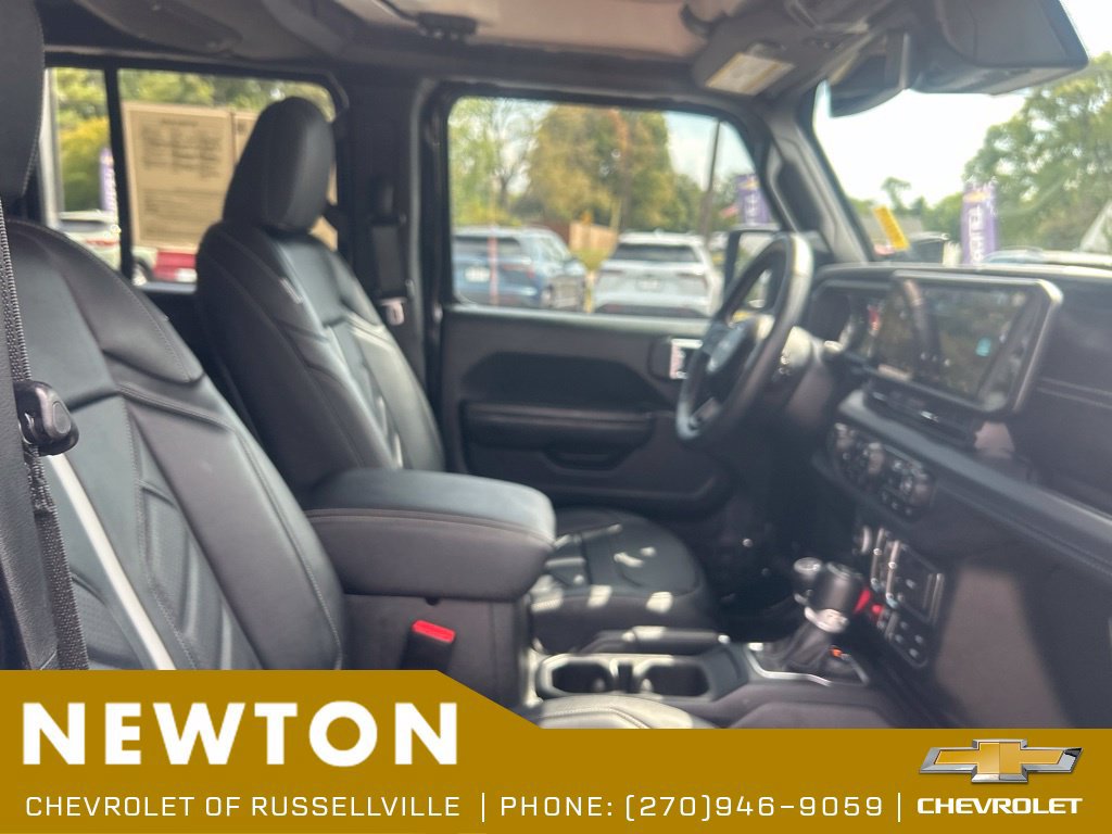 Used 2024 Jeep Wrangler Unlimited Rubicon w/ Technology Group AWD/4WD image 19
