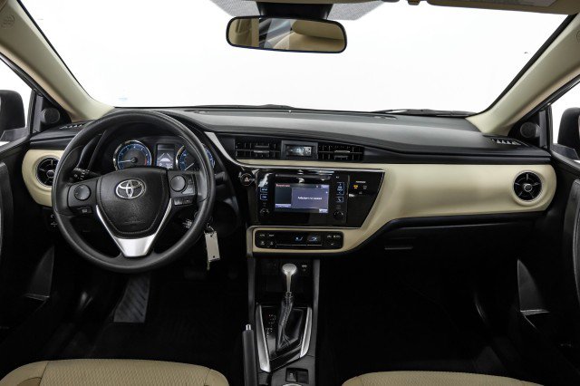 Used 2017 Toyota Corolla LE image 12