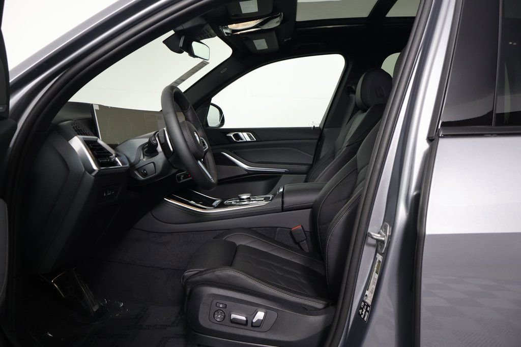 New 2026 BMW X5 xDrive40i w/ M Sport Package image 5