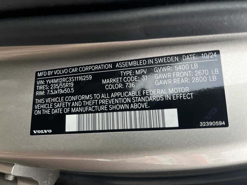 Used 2025 Volvo XC60 B5 Plus image 29