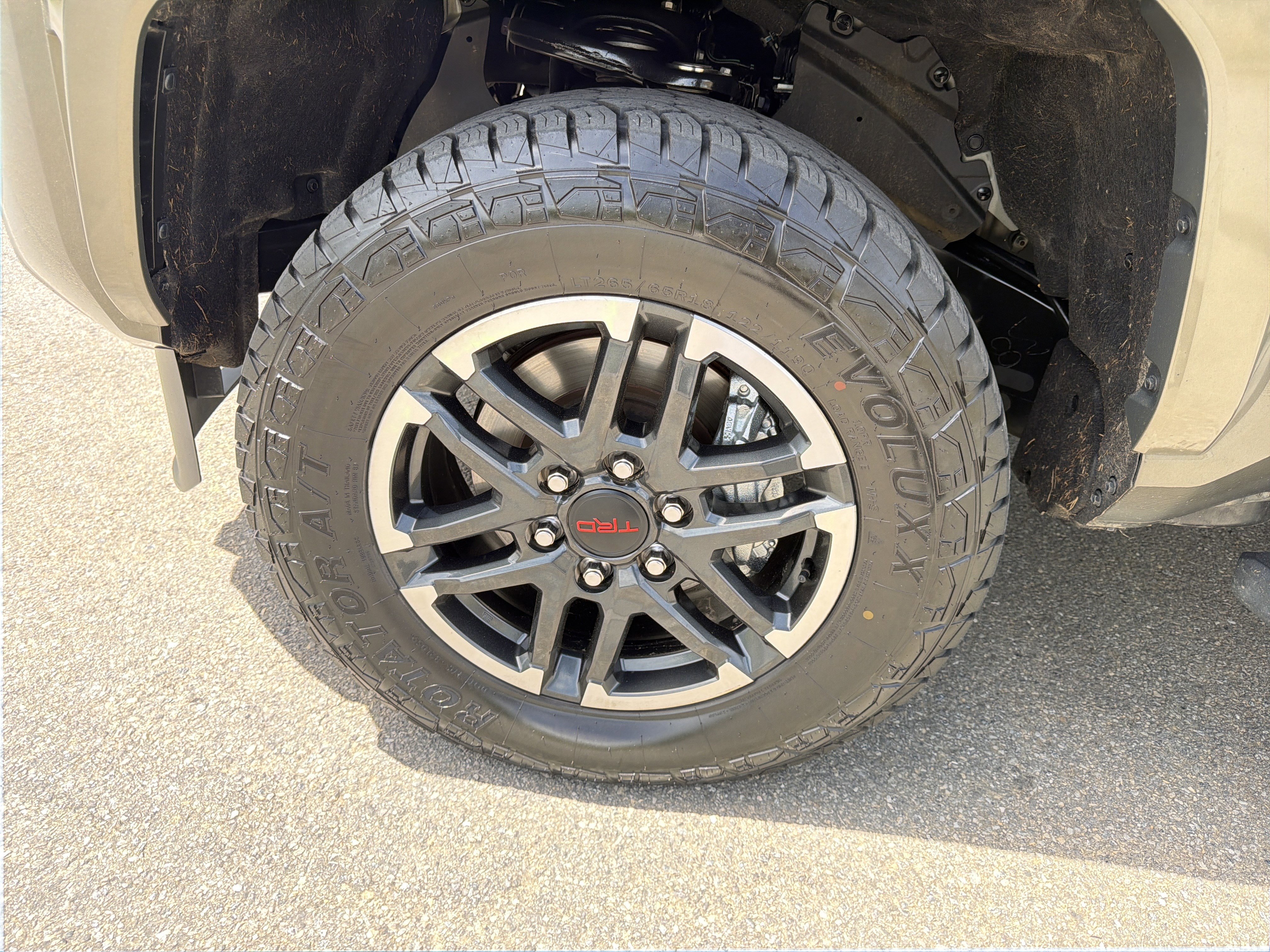 Used 2025 Toyota Tacoma TRD Sport AWD/4WD image 11