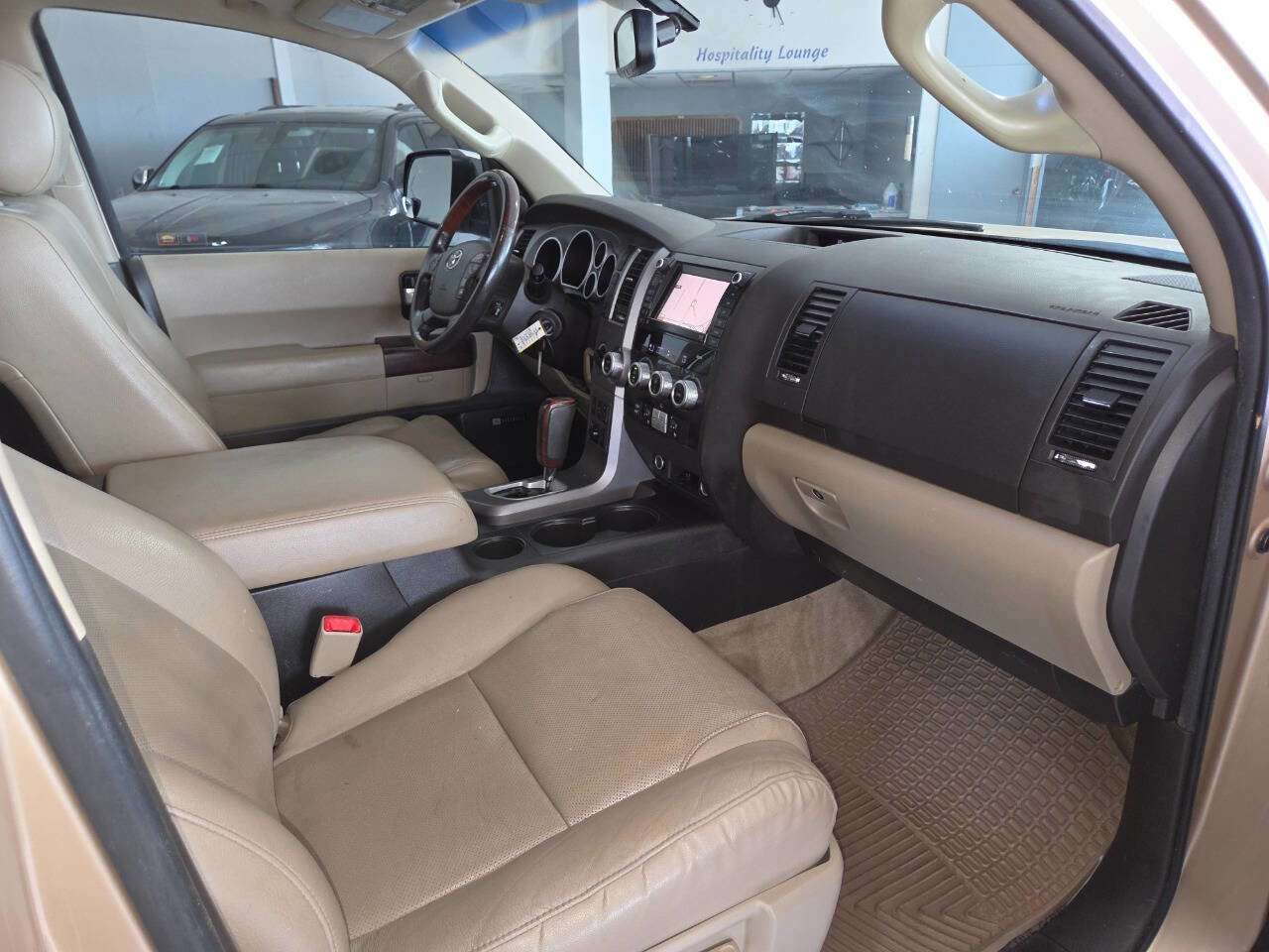 Used 2011 Toyota Sequoia Platinum AWD/4WD image 32