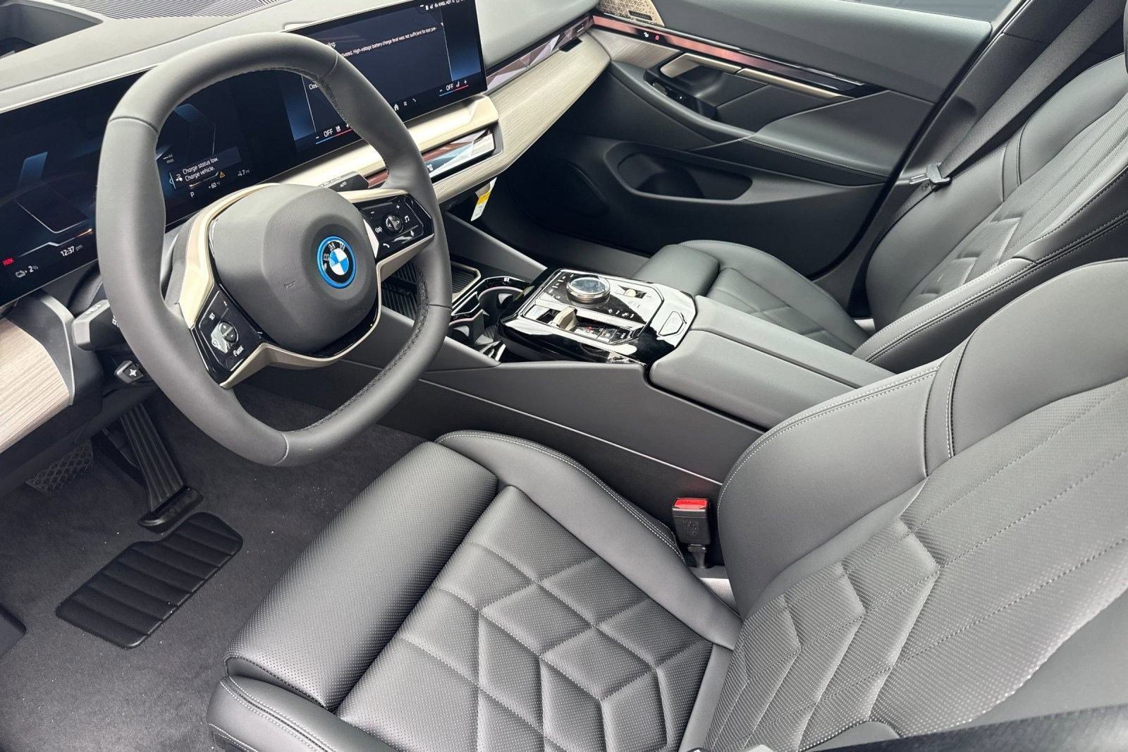New 2026 BMW i5 eDrive40 image 4