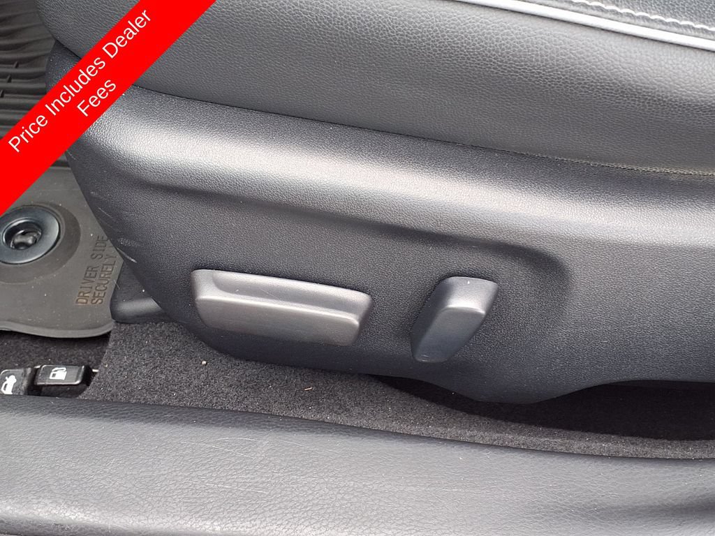 Used 2018 Toyota Corolla XLE FWD image 23