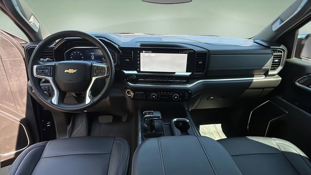 Used 2025 Chevrolet Silverado 1500 LT w/ Z71 Off-Road Package AWD/4WD image 16