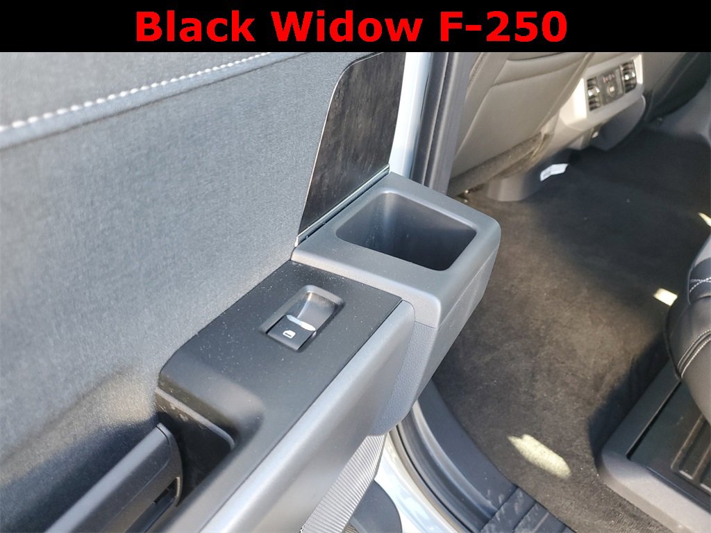 New 2026 Ford F250 Lariat w/ Black Appearance Package image 9