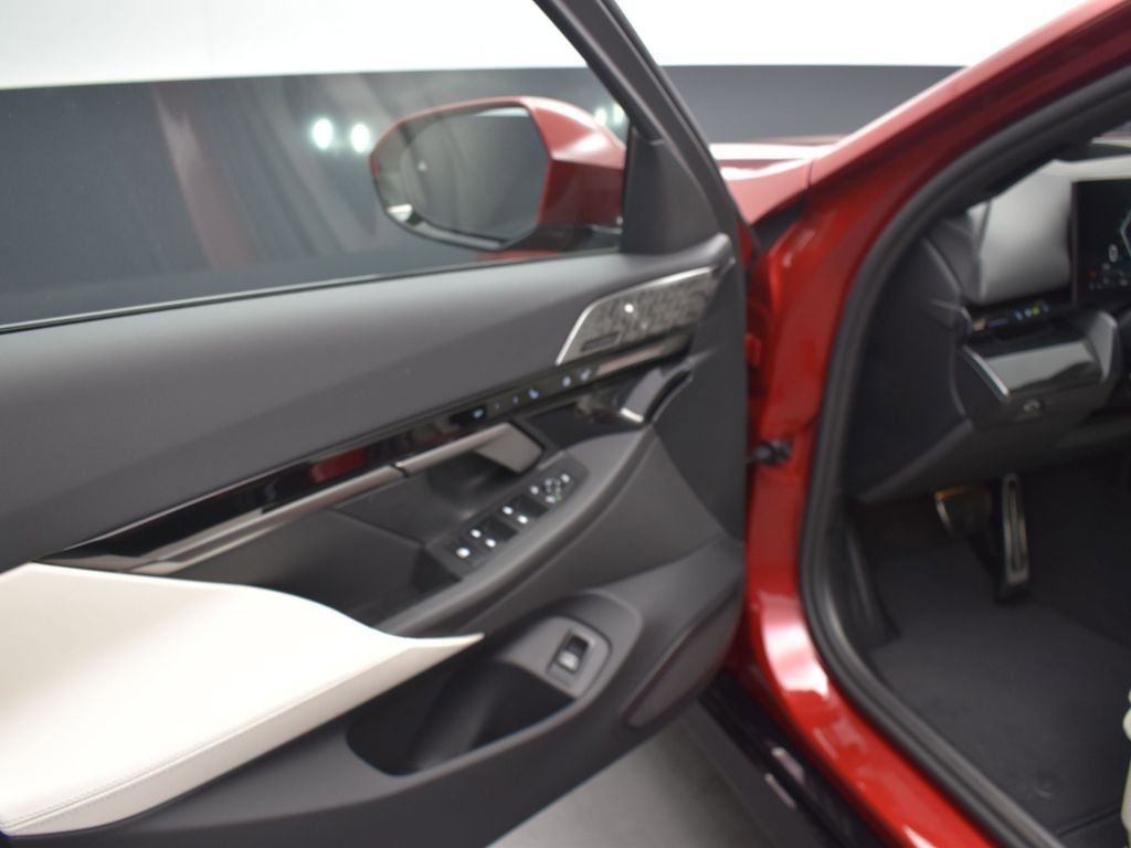 Certified 2025 BMW 530i w/ M Sport Package RWD image 11