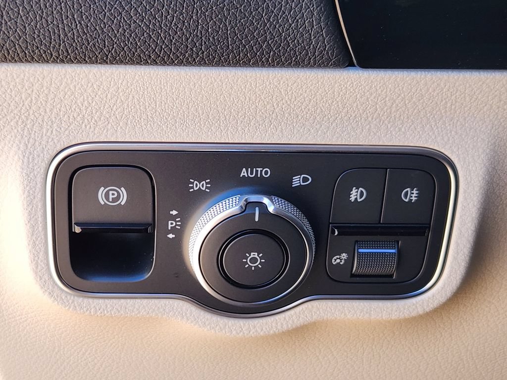 New 2026 Mercedes-Benz GLA 250 4MATIC image 22