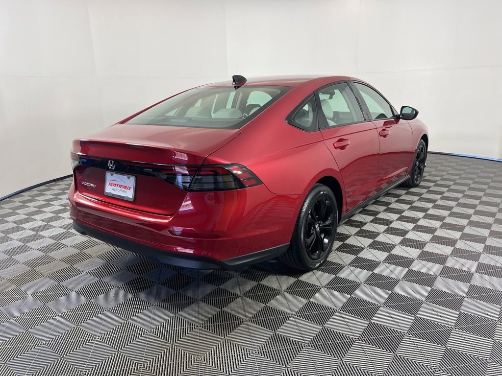 Certified 2025 Honda Accord SE image 5