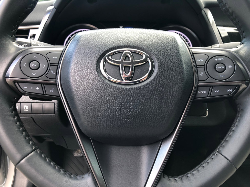 Used 2024 Toyota Camry SE image 9