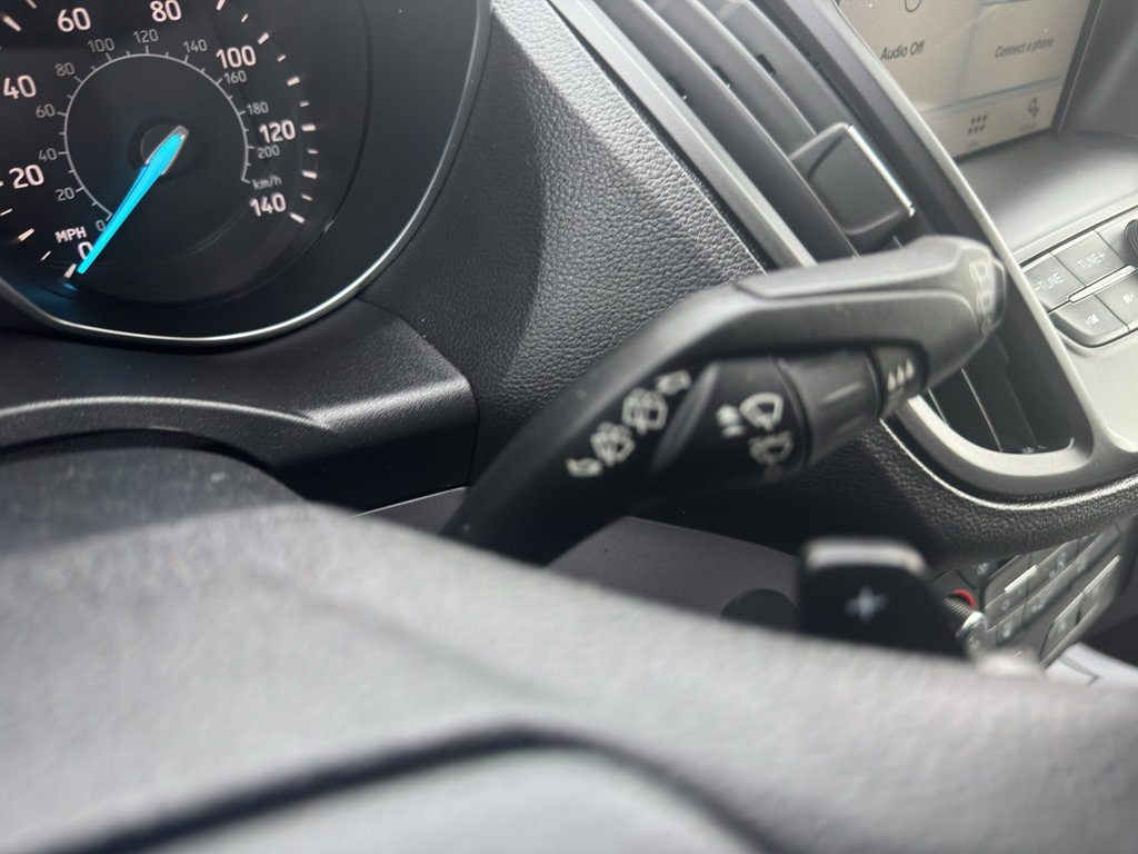 Used 2017 Ford Escape SE w/ Equipment Group 201A image 16