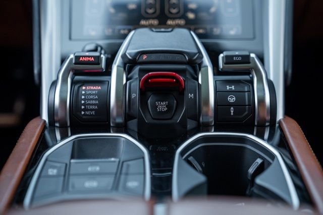 Used 2019 Lamborghini Urus image 46