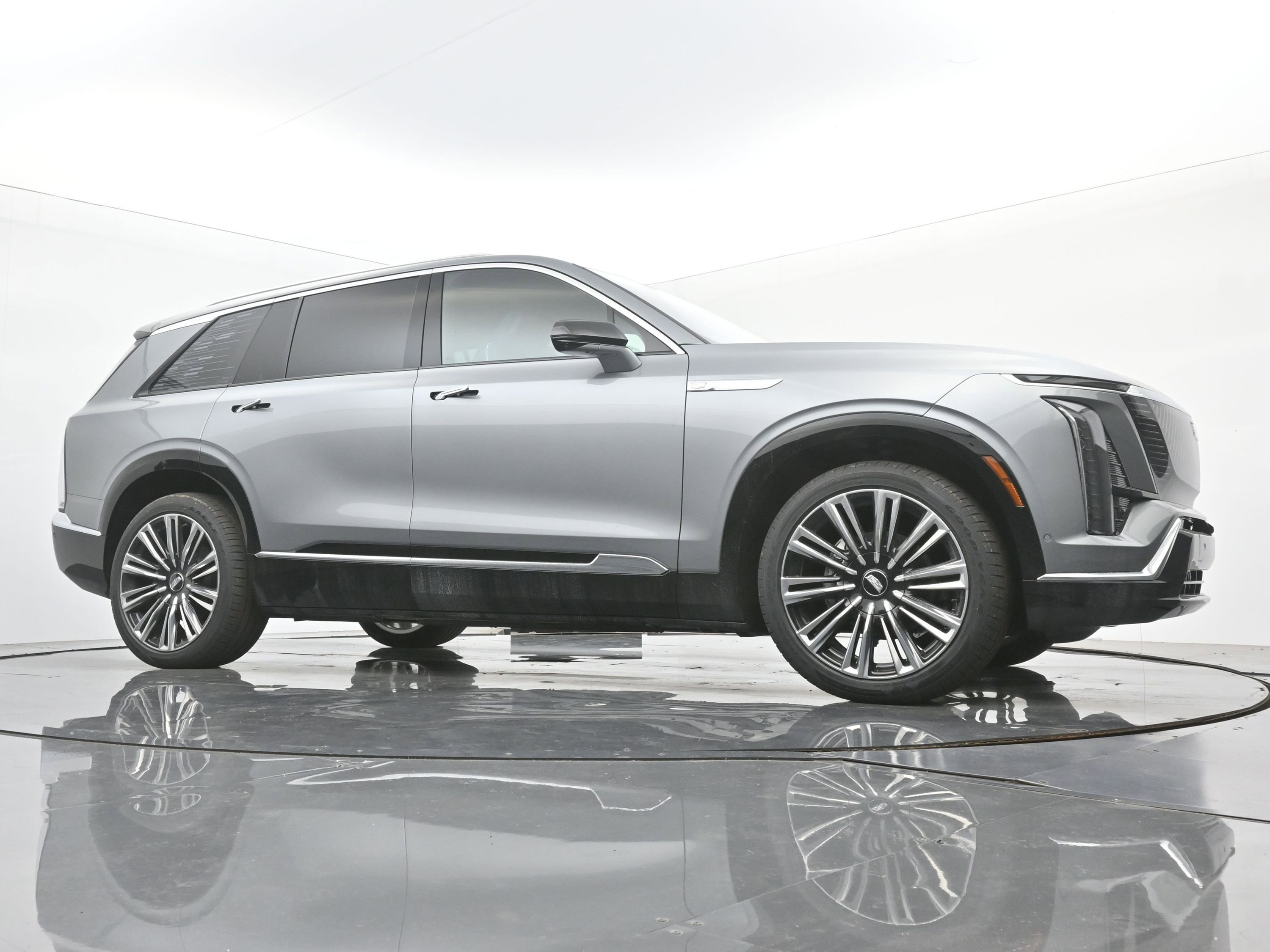 New 2026 Cadillac Vistiq Premium Luxury w/ LPO, Floor Liner Package image 21