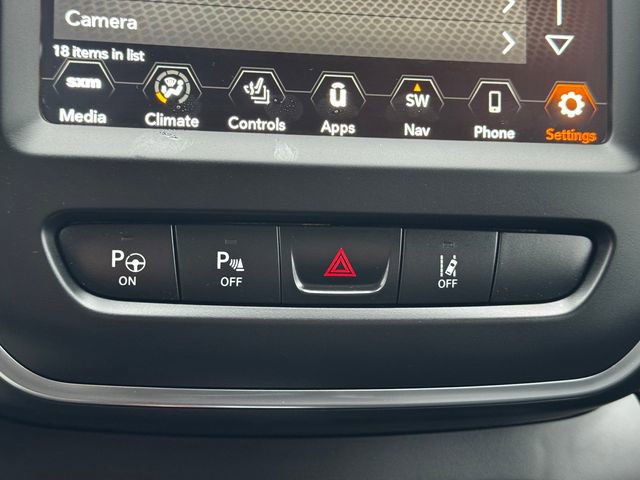 Used 2023 Jeep Cherokee Altitude Lux image 36