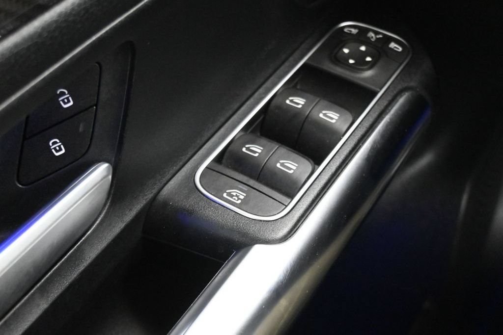 Used 2022 Mercedes-Benz GLA 250 4MATIC image 18