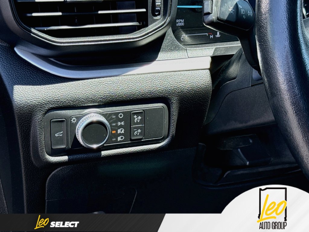Used 2022 Ford Explorer XLT AWD/4WD image 13