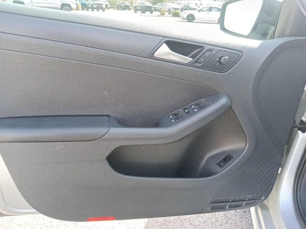 Used 2013 Volkswagen Jetta S FWD image 11