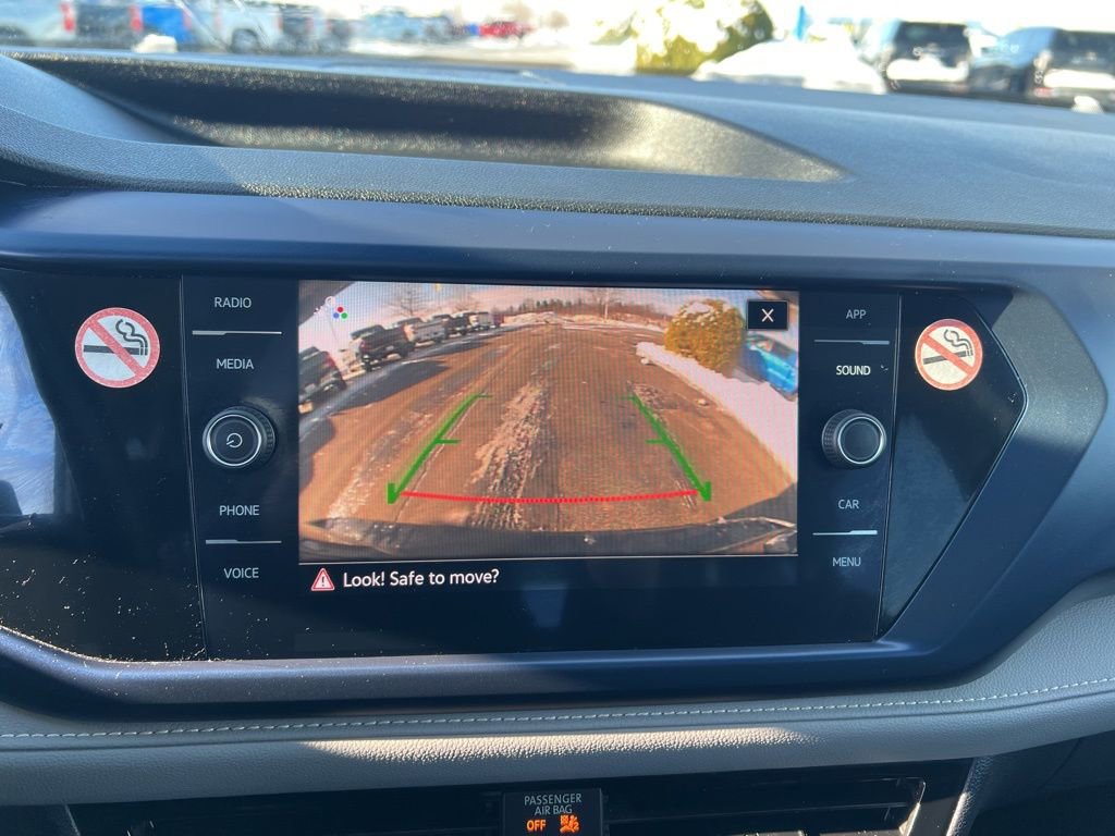 Used 2024 Volkswagen Taos SE image 19