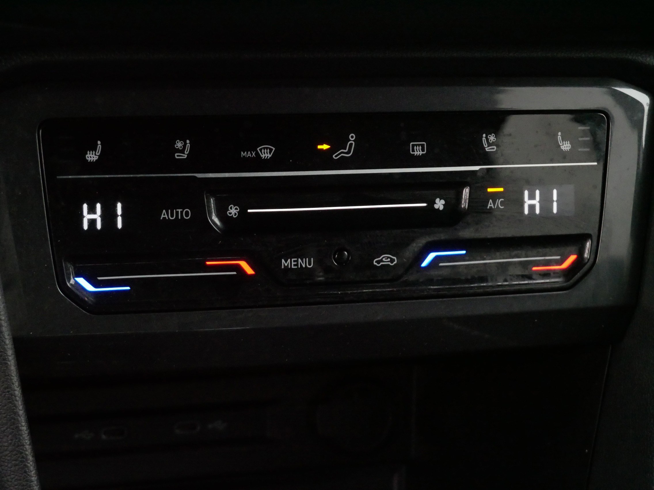 Used 2023 Volkswagen Tiguan SEL R-Line image 24