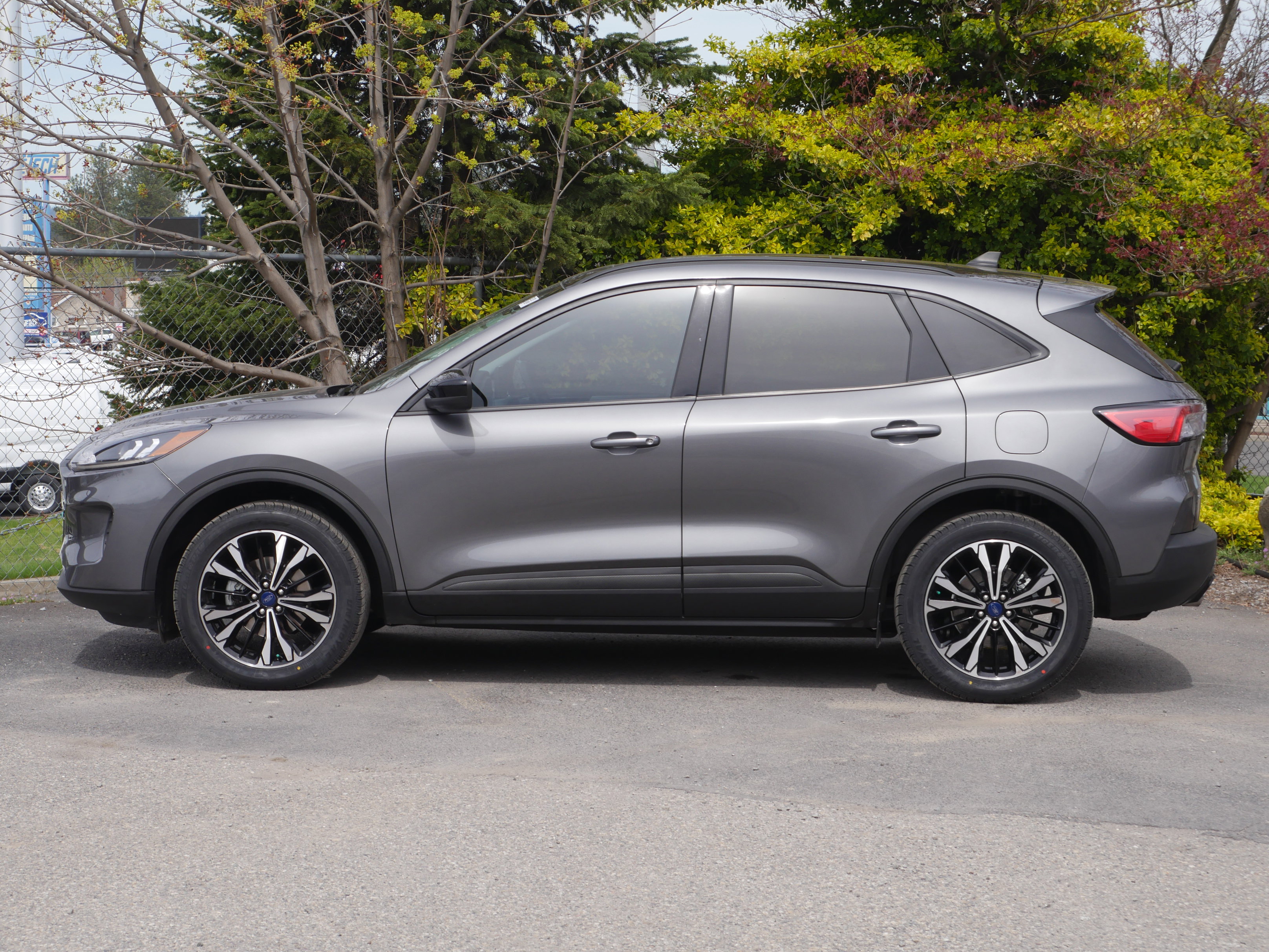 Certified 2022 Ford Escape SE w/ SE Sport Appearance Package AWD/4WD image 17