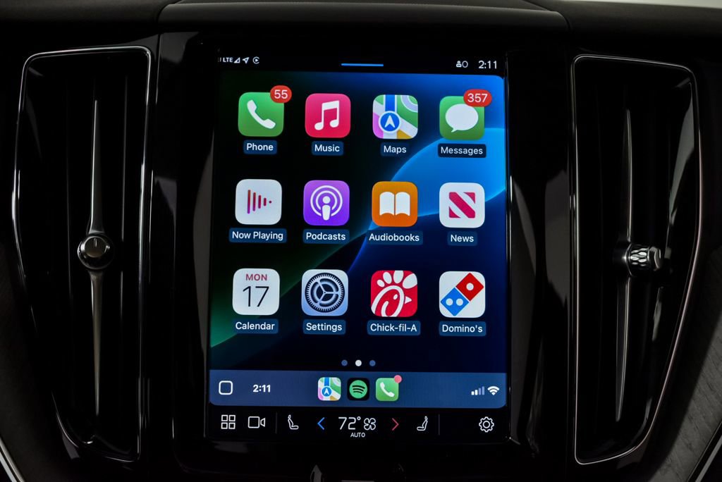 Certified 2025 Volvo XC60 B5 Plus image 17