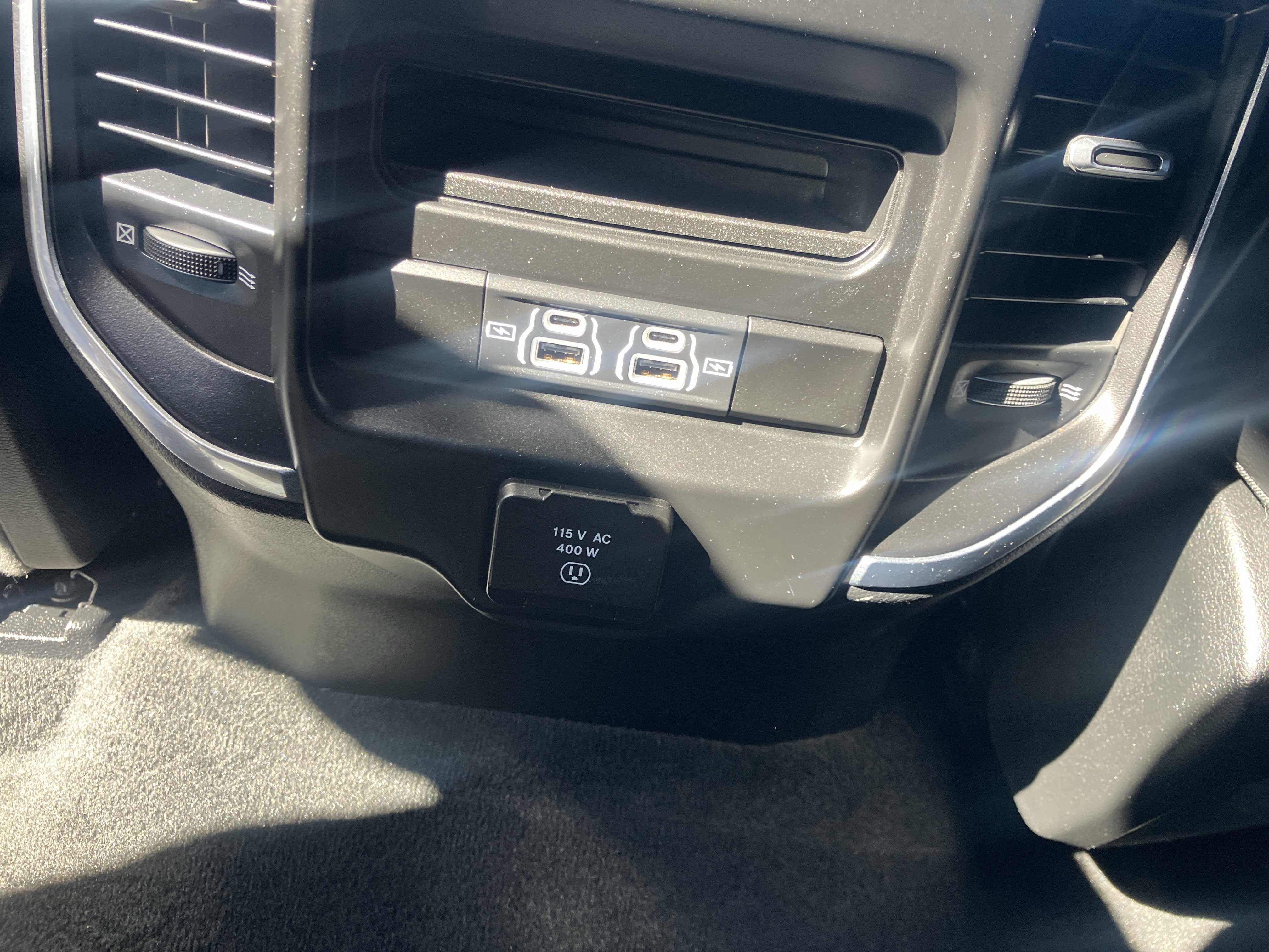 Used 2023 RAM 1500 Laramie AWD/4WD image 14