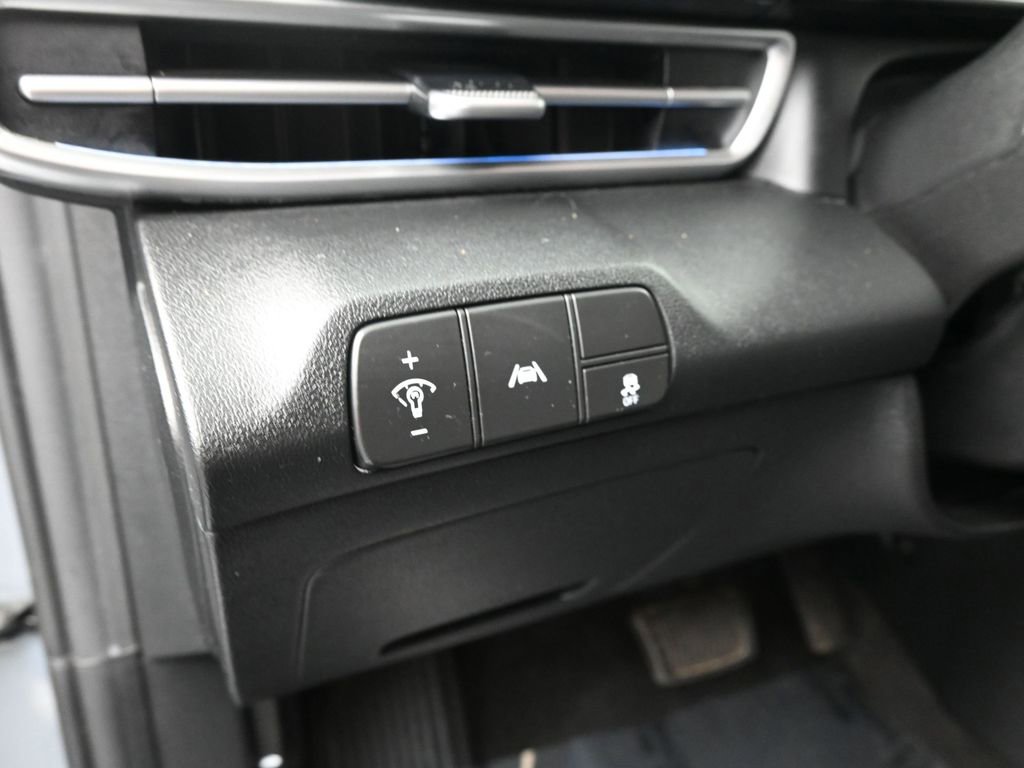 Certified 2021 Hyundai Elantra Limited image 24