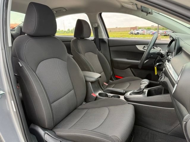 Used 2024 Kia Forte LXS w/ LXS Technology Package FWD image 23