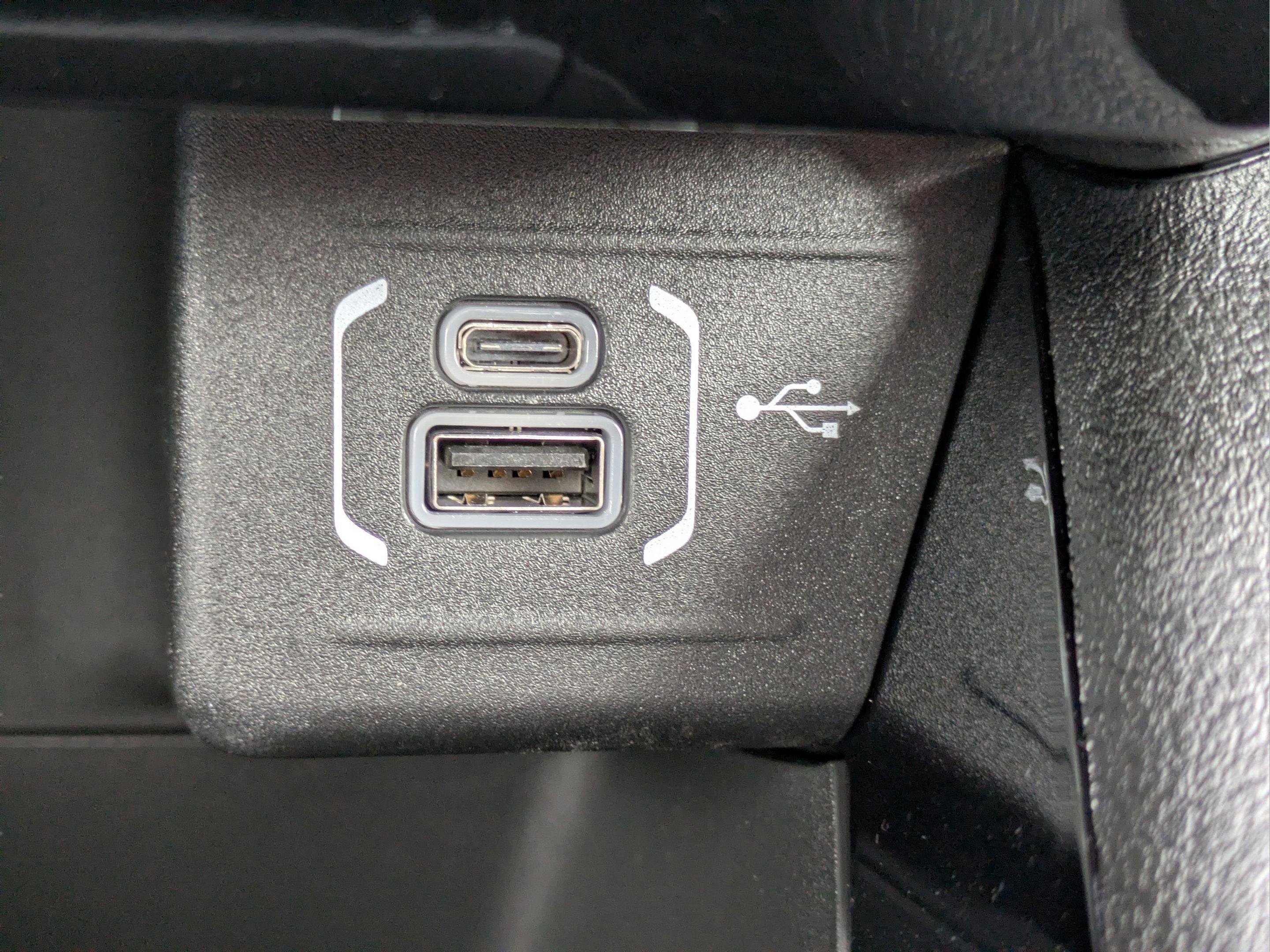 New 2026 Jeep Compass Latitude w/ Sun and Sound Group image 24