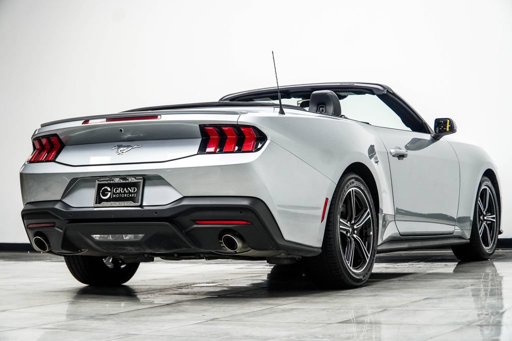 Used 2025 Ford Mustang Premium RWD image 15