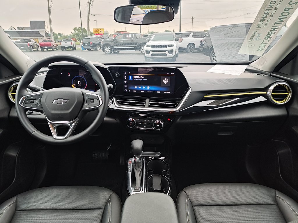Used 2025 Chevrolet Trax ACTIV w/ Driver Confidence Package FWD image 17