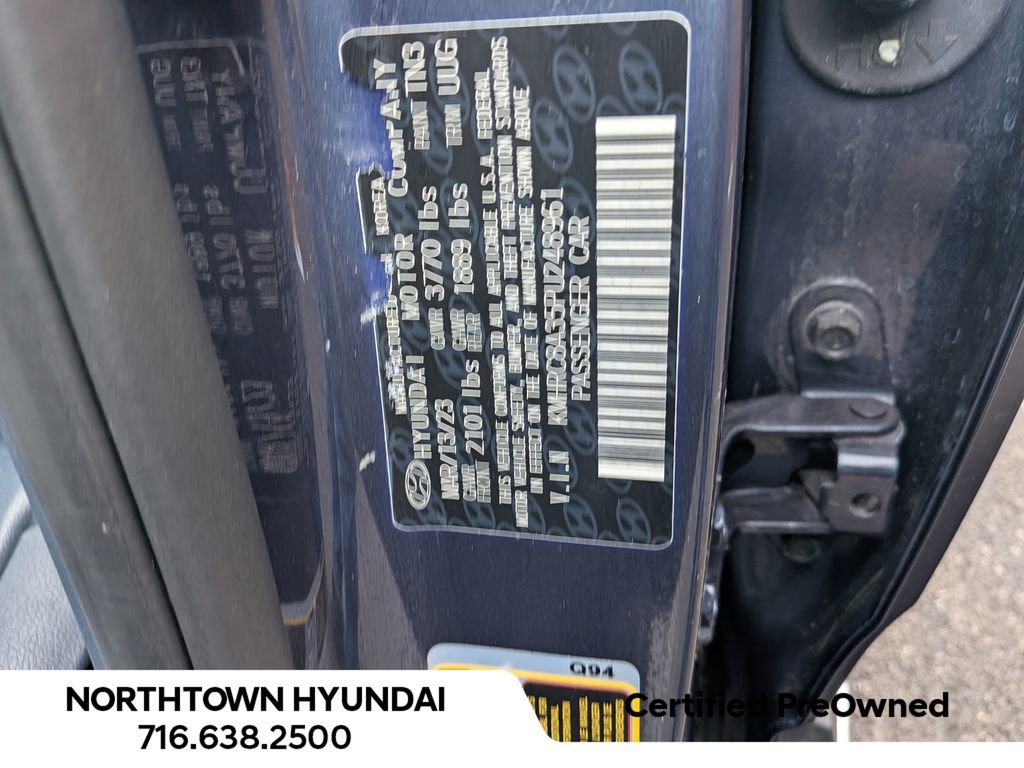 Used 2023 Hyundai Venue Limited image 35
