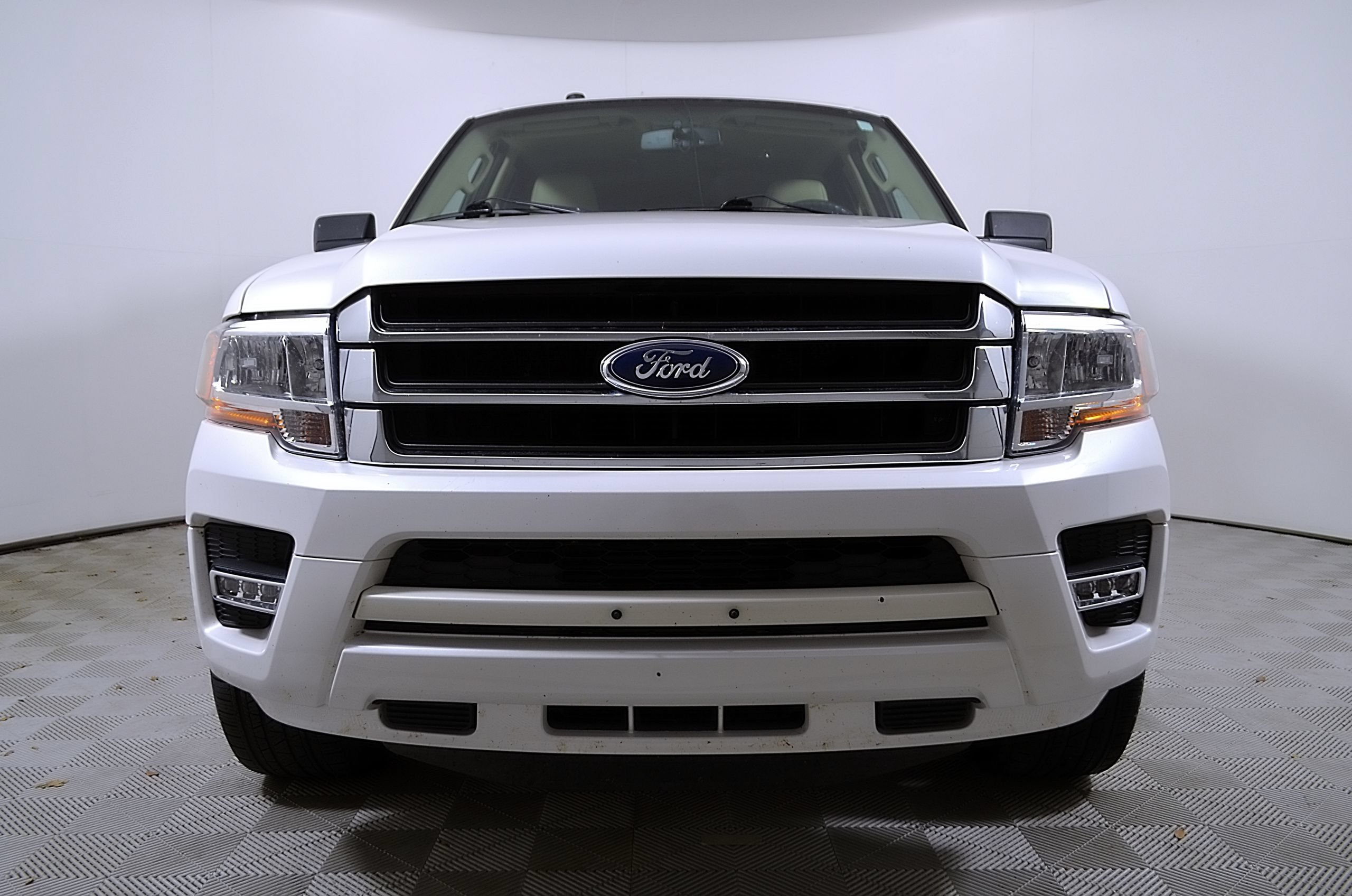 Used 2017 Ford Expedition XLT w/ Equipment Group 202A RWD image 6