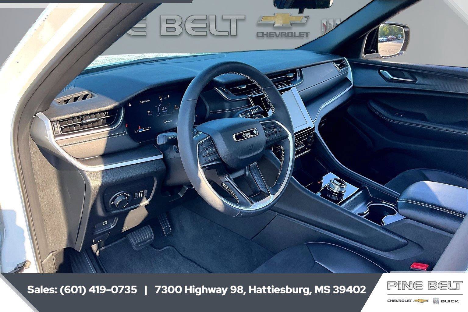 Used 2025 Jeep Grand Cherokee L Altitude RWD image 12