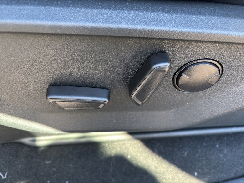 New 2026 Ford F250 Lariat w/ Chrome Package image 17