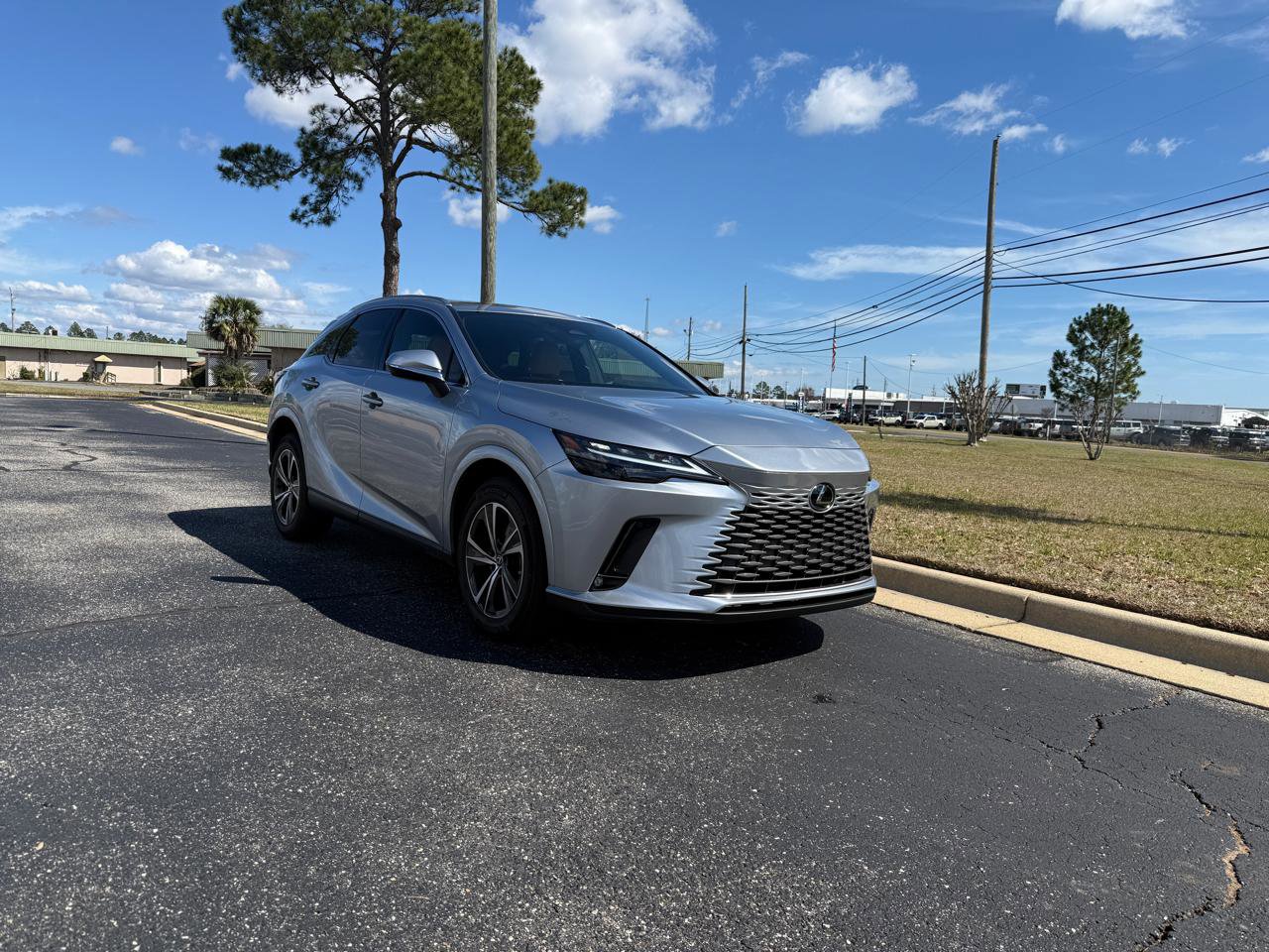 Used 2025 Lexus RX 350 FWD w/ Technology Package image 4