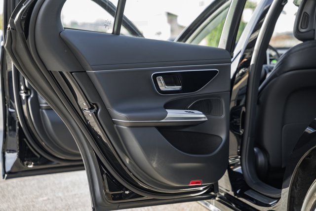 New 2026 Mercedes-Benz E 350 4MATIC Sedan image 36