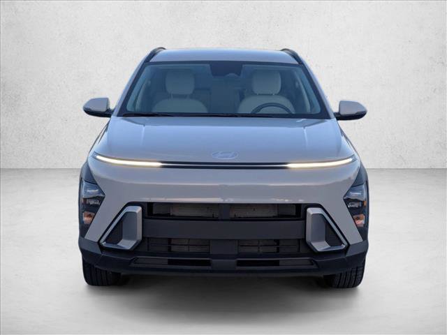 Used 2025 Hyundai Kona SEL FWD image 2