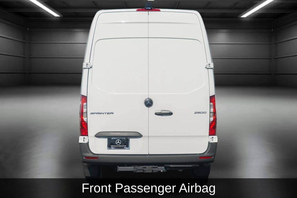 Used 2025 Mercedes-Benz Sprinter 2500 image 4