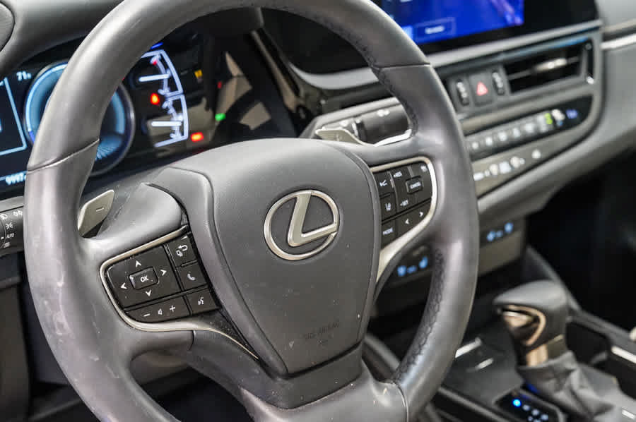 Used 2024 Lexus ES 300h w/ Premium Package FWD image 21