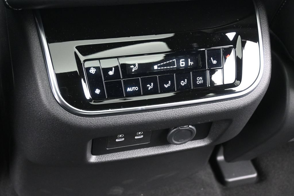 New 2026 Nissan Armada Platinum w/ Accent Package AWD/4WD image 15