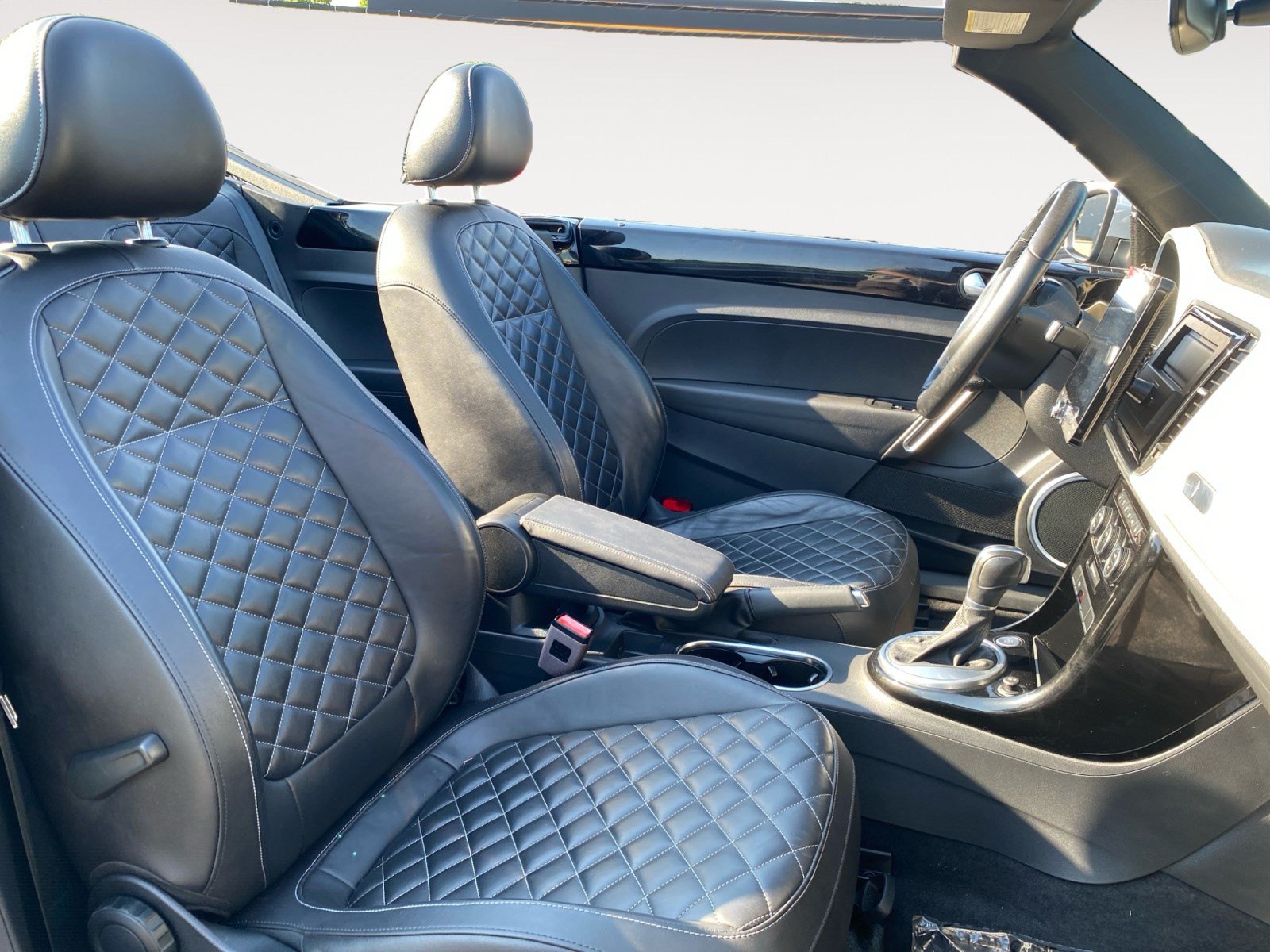 Used 2019 Volkswagen Beetle 2.0T Final Edition SEL FWD image 16