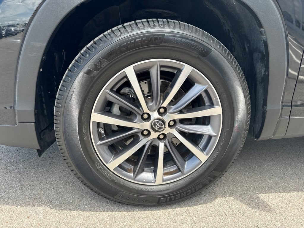 Used 2019 Toyota Highlander XLE FWD image 30