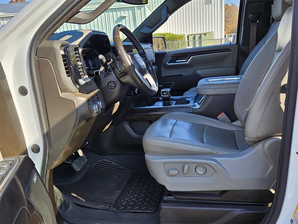 Used 2022 GMC Sierra 1500 SLT w/ SLT Convenience Package image 3