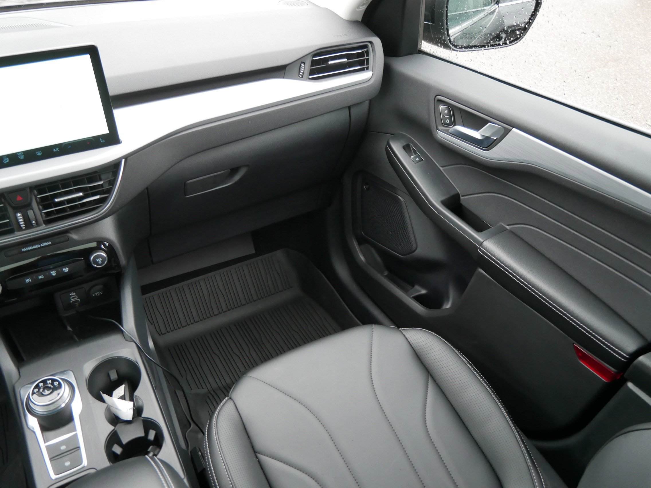 Used 2025 Ford Escape SE w/ PHEV Premium Package FWD image 11