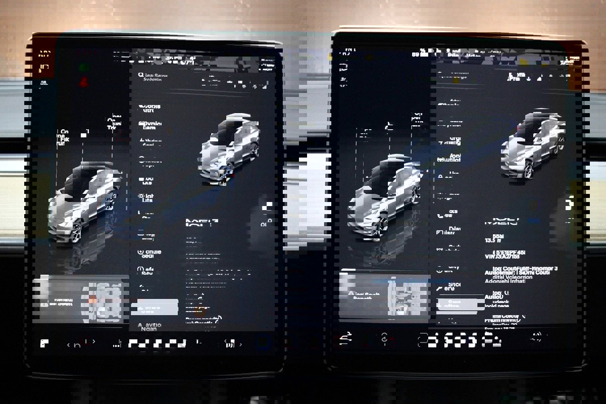 Used 2023 Tesla Model 3 Standard Range image 28