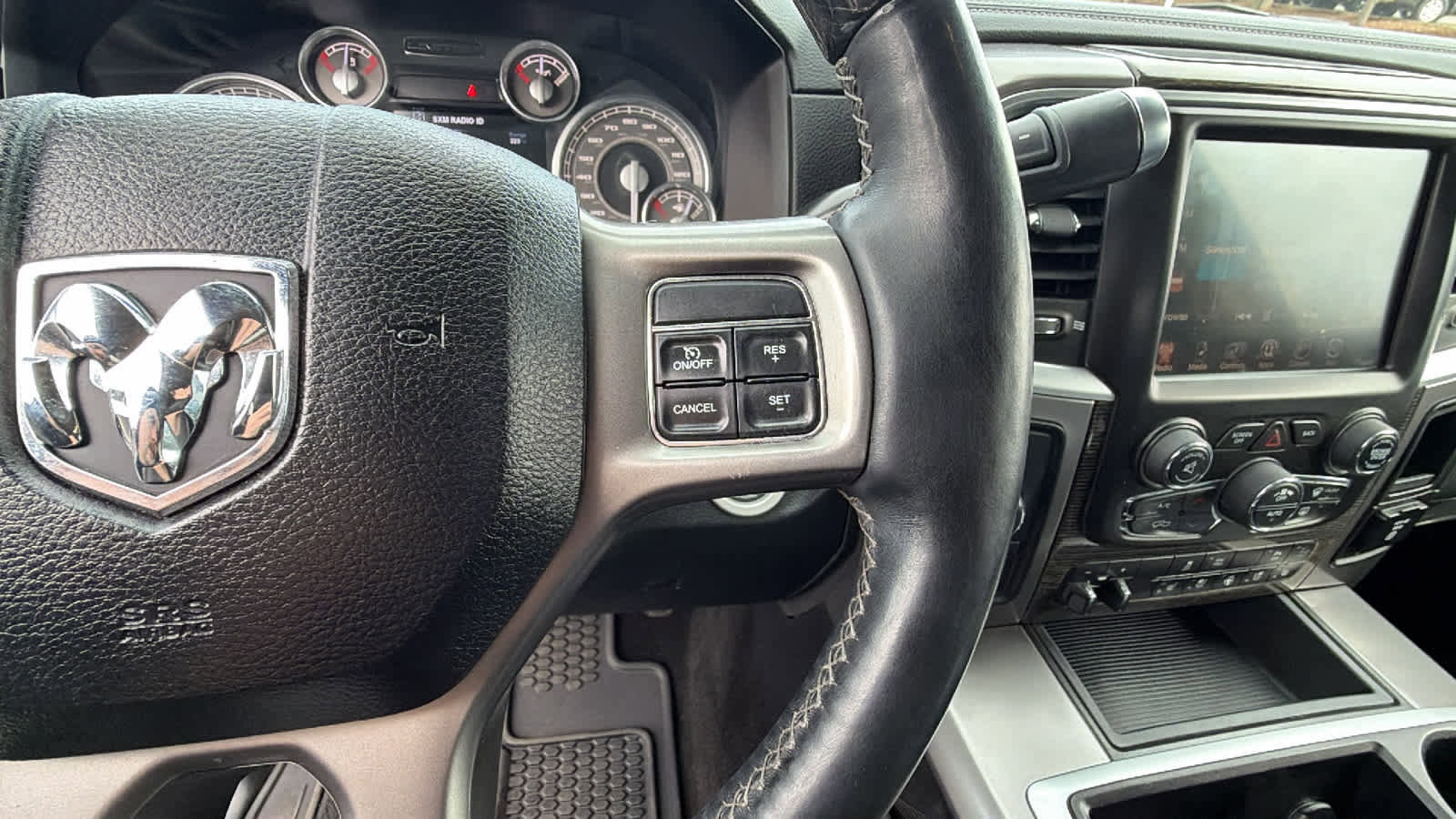 Used 2015 RAM 2500 Limited image 20