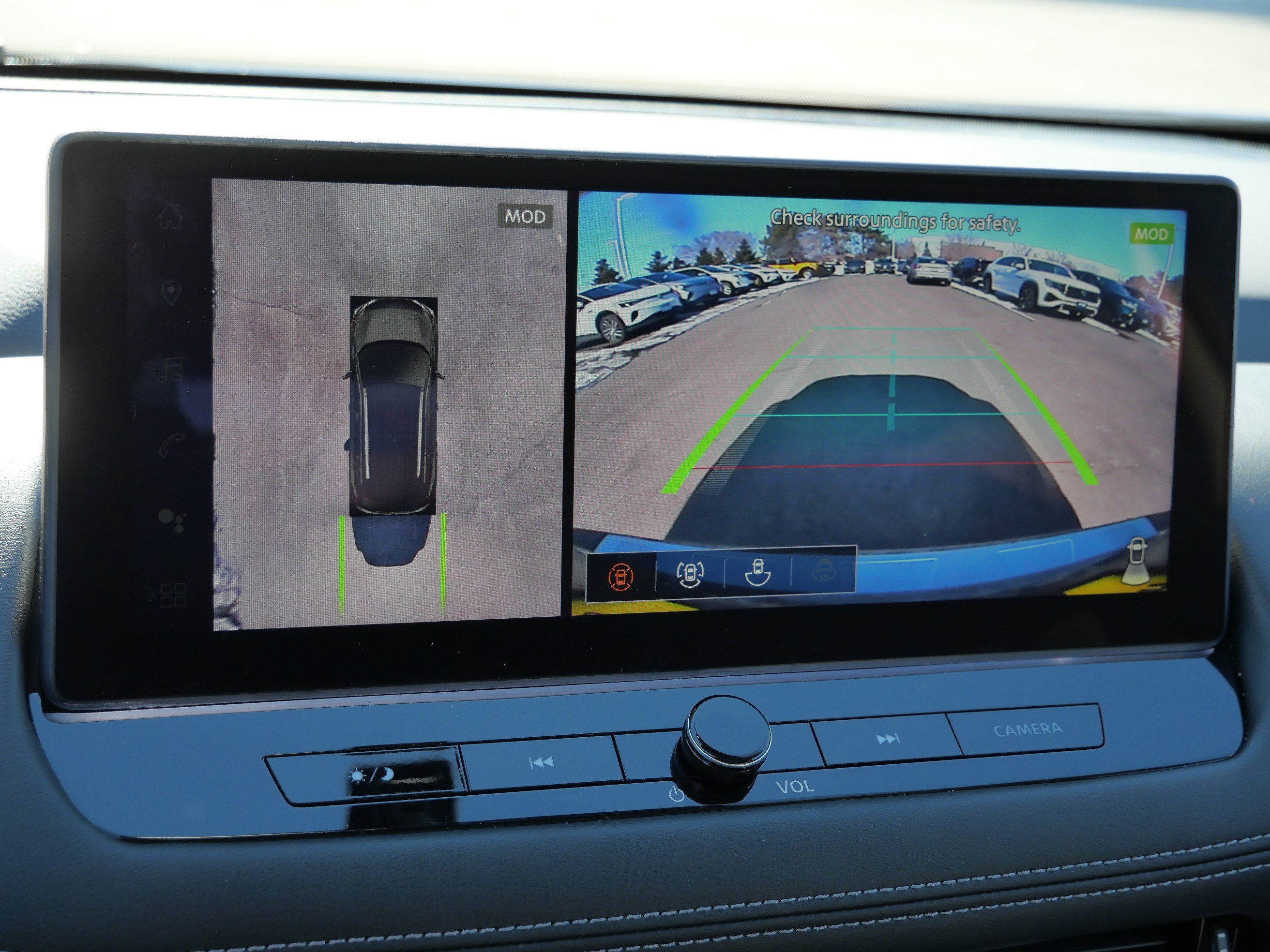 Used 2025 Nissan Rogue SL w/ Tech Package image 35