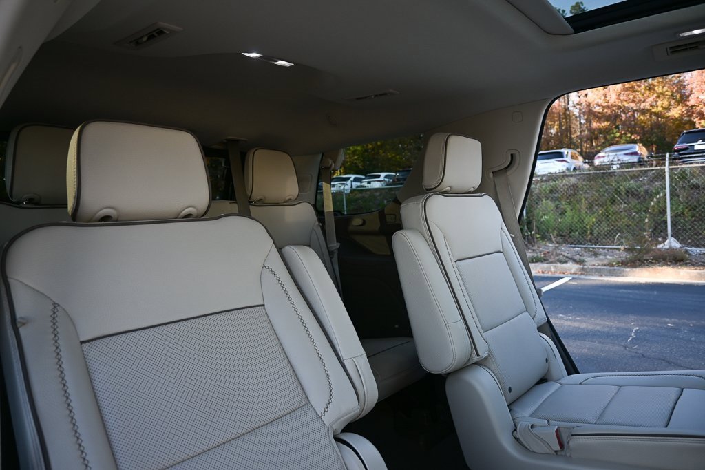 Used 2023 GMC Yukon Denali w/ Denali Reserve Package image 20